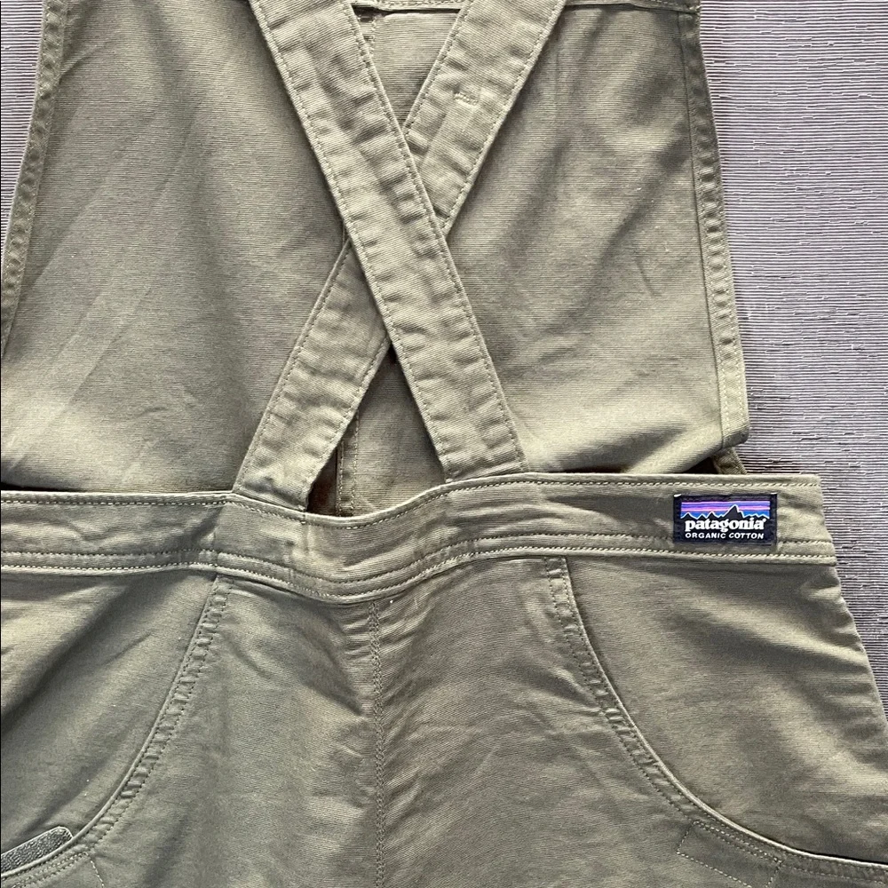 Patagonia Green Overalls Durable Workwear - Picture 9 of 12